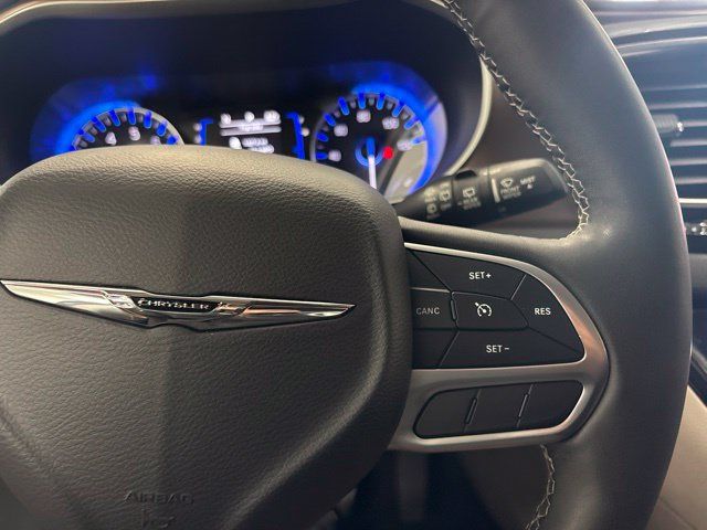 Used 2023 Chrysler Voyager LX FWD image 32