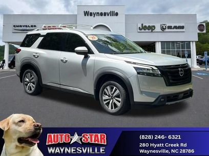 Used 2023 Nissan Pathfinder SL w/ Lighting Package (N92)