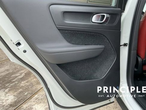 Certified 2021 Volvo XC40 T4 Inscription w/ Climate Package image 26