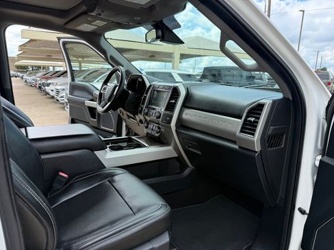Used 2019 Ford F250 Lariat w/ Lariat Ultimate Package RWD image 16