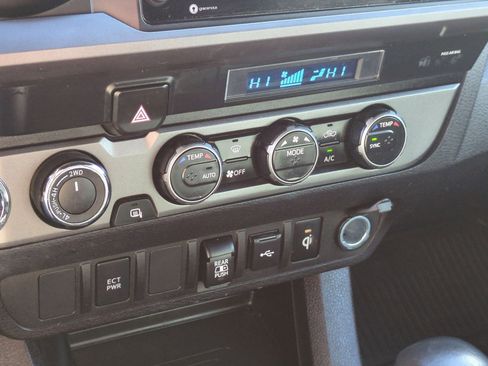 Used 2023 Toyota Tacoma TRD Off-Road image 24