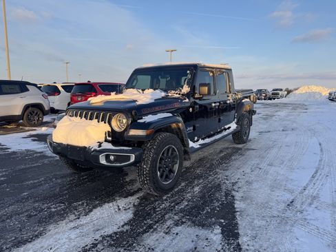 Used 2020 Jeep Gladiator Overland image 6