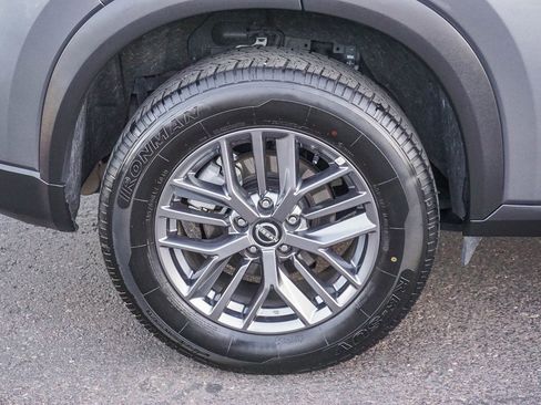 Used 2024 Nissan Rogue S image 9