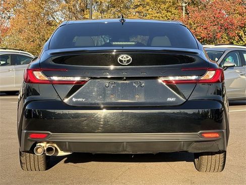 Used 2025 Toyota Camry SE image 35
