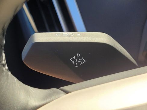 New 2026 BMW iX xDrive45 w/ Premium Package image 28