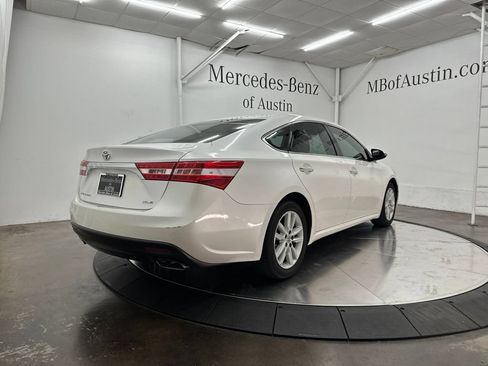Used 2013 Toyota Avalon XLE FWD image 7