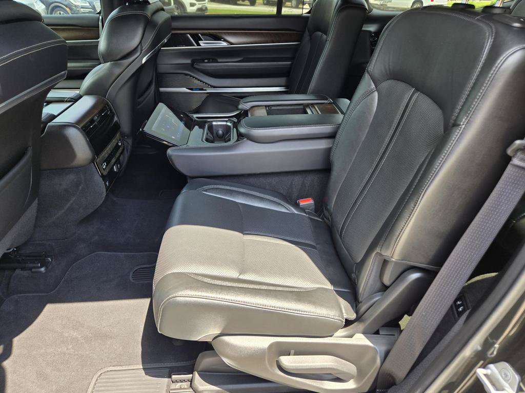 Used 2023 Jeep Grand Wagoneer 4WD image 19