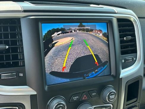 Used 2022 RAM 1500 Classic SLT w/ Electronics Convenience Group AWD/4WD image 31