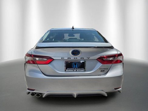 Used 2022 Toyota Camry SE w/ Convenience Package FWD image 4