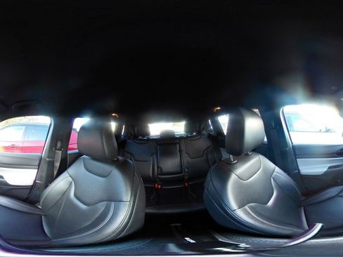 Used 2025 Jeep Compass Limited image 36