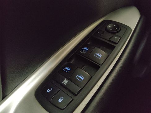 Used 2020 Dodge Journey SE w/ SE Popular Equipment Group image 27