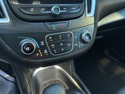 Used 2024 Chevrolet Malibu LT image 24