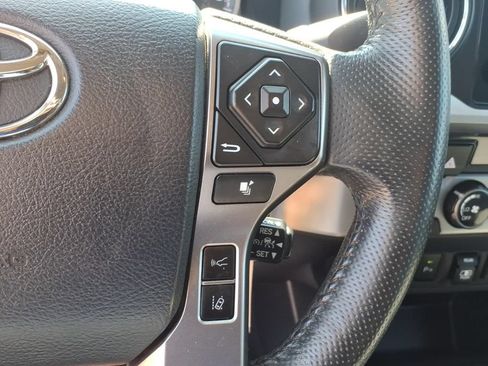 Used 2018 Toyota Tacoma SR5 AWD/4WD image 20