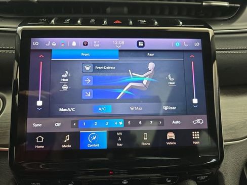 Used 2022 Jeep Grand Cherokee L Limited image 29