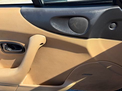 Used 1999 MAZDA MX-5 Miata RWD image 13