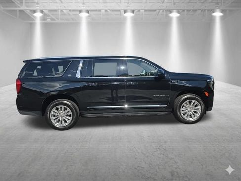 Certified 2023 GMC Yukon XL SLT w/ SLT Premium Package AWD/4WD image 2