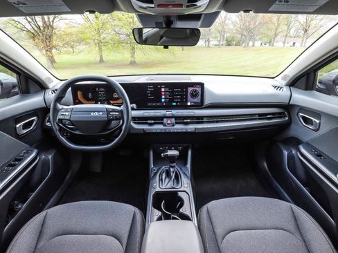 Used 2025 Kia K4 LXS image 2