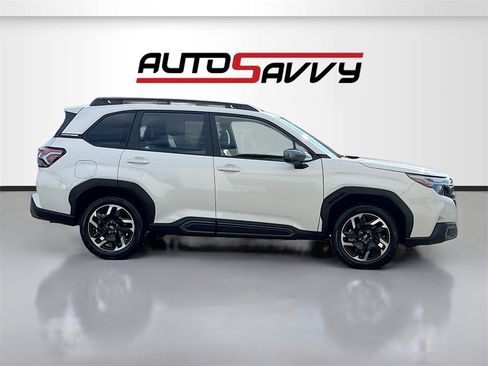 Used 2025 Subaru Forester Limited image 8