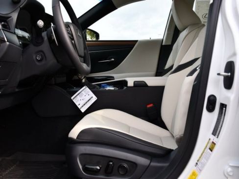 New 2025 Lexus ES 350 w/ Premium Package image 12