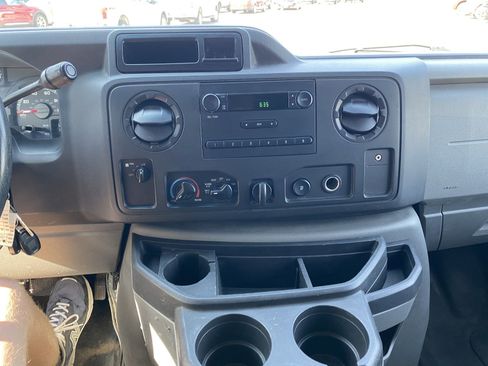 Used 2013 Ford E-350 and Econoline 350 Super Duty w/ Exterior Upgrade Pkg image 23