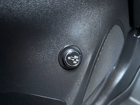 Used 2023 Buick Envision Essence FWD image 28