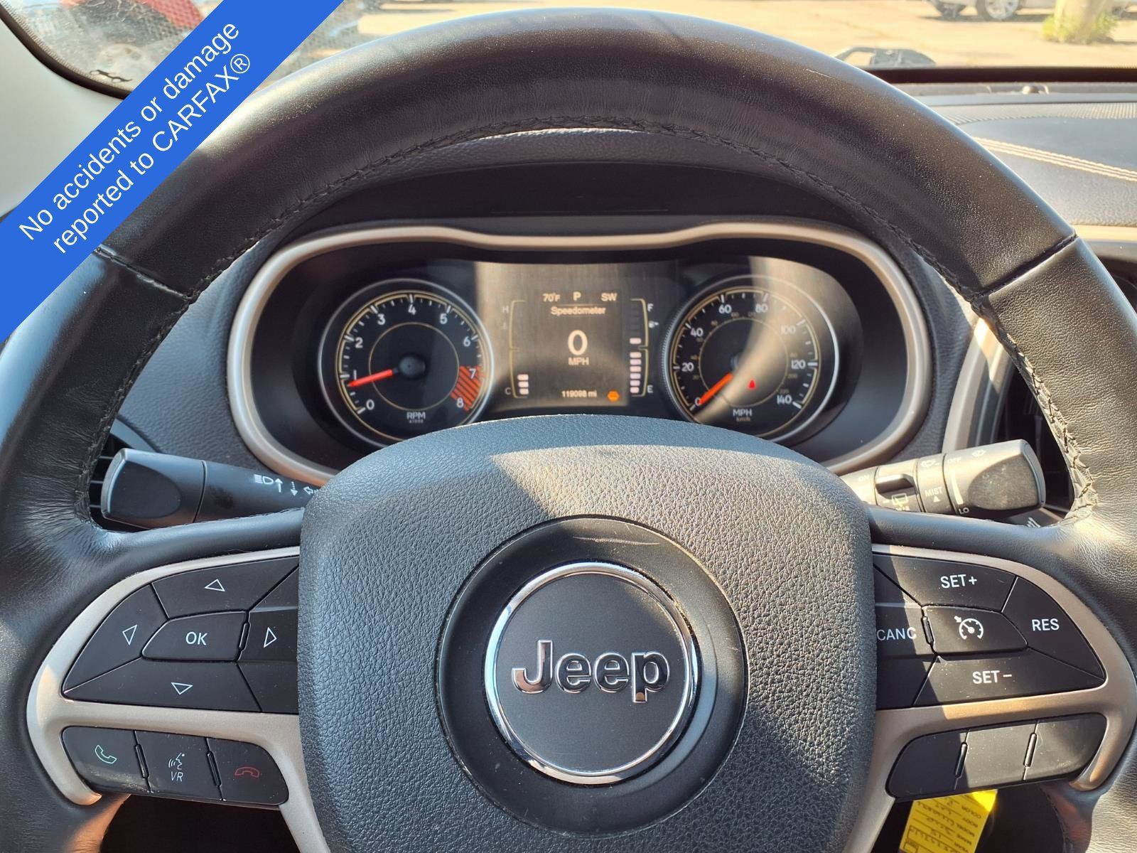 Used 2015 Jeep Cherokee Latitude w/ Cold Weather Group AWD/4WD image 20