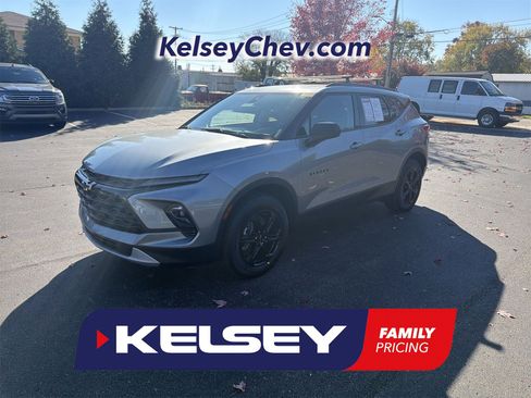Used 2023 Chevrolet Blazer LT w/ Convenience Package image 1