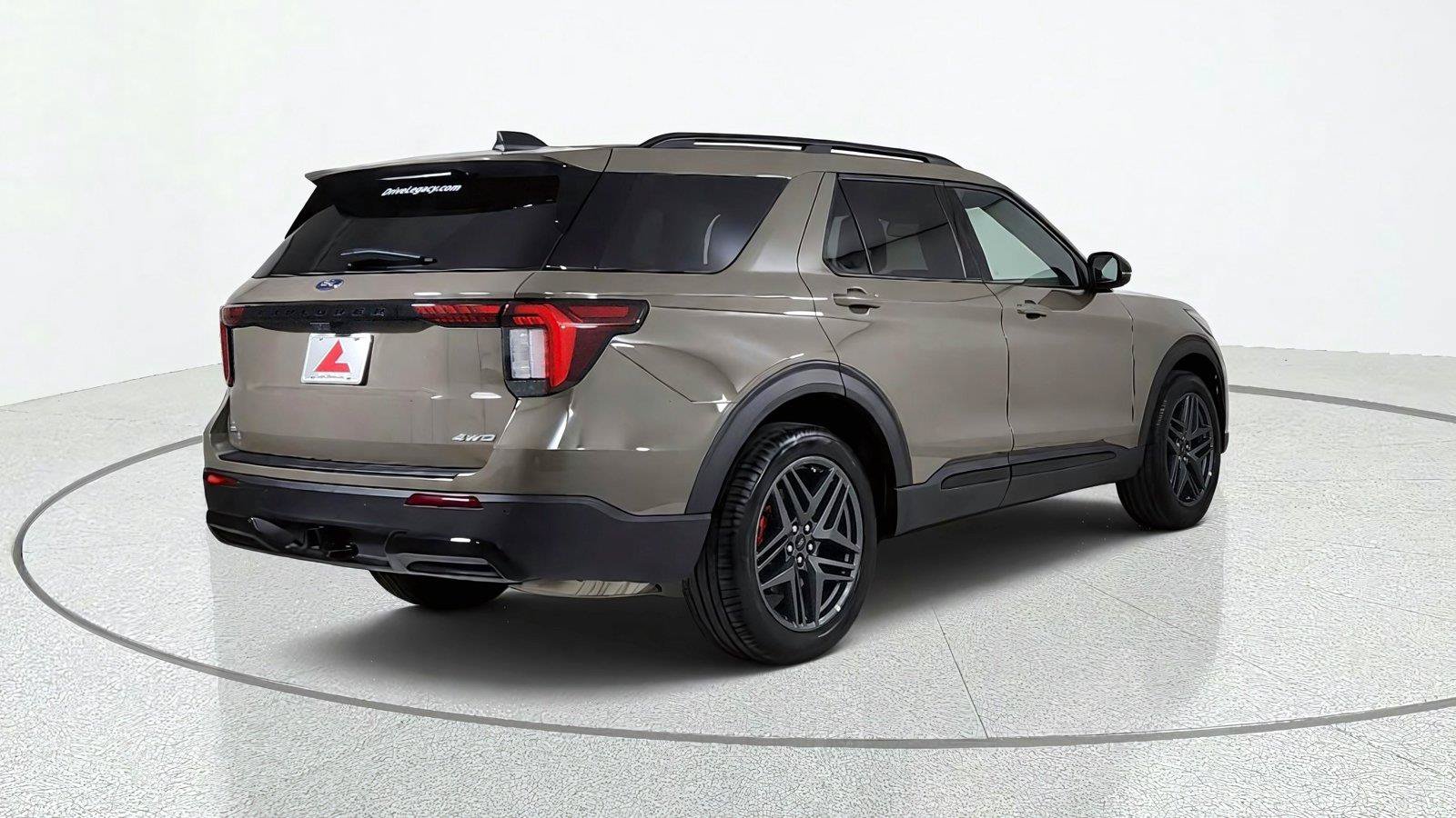 Used 2026 Ford Explorer ST-Line w/ ST-Line Street Pack AWD/4WD image 6