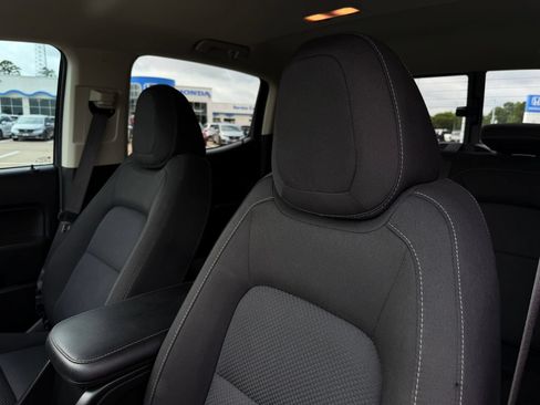 Used 2022 Chevrolet Colorado LT w/ LT Convenience Package AWD/4WD image 14