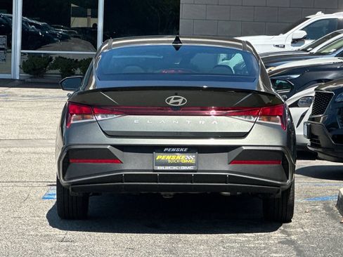 Used 2026 Hyundai Elantra Sport FWD image 5
