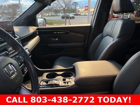 Used 2024 Honda Pilot TrailSport image 10