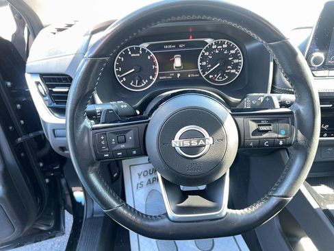 Used 2022 Nissan Rogue SV w/ SV Premium Package image 12