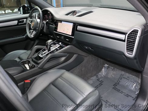 Used 2022 Porsche Cayenne Platinum Edition AWD/4WD image 25