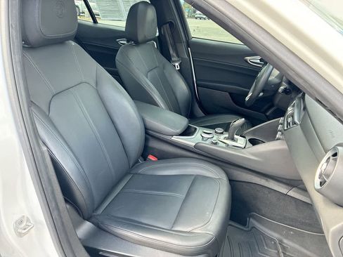 Used 2024 Alfa Romeo Giulia Ti w/ Active Assist Plus Package image 28