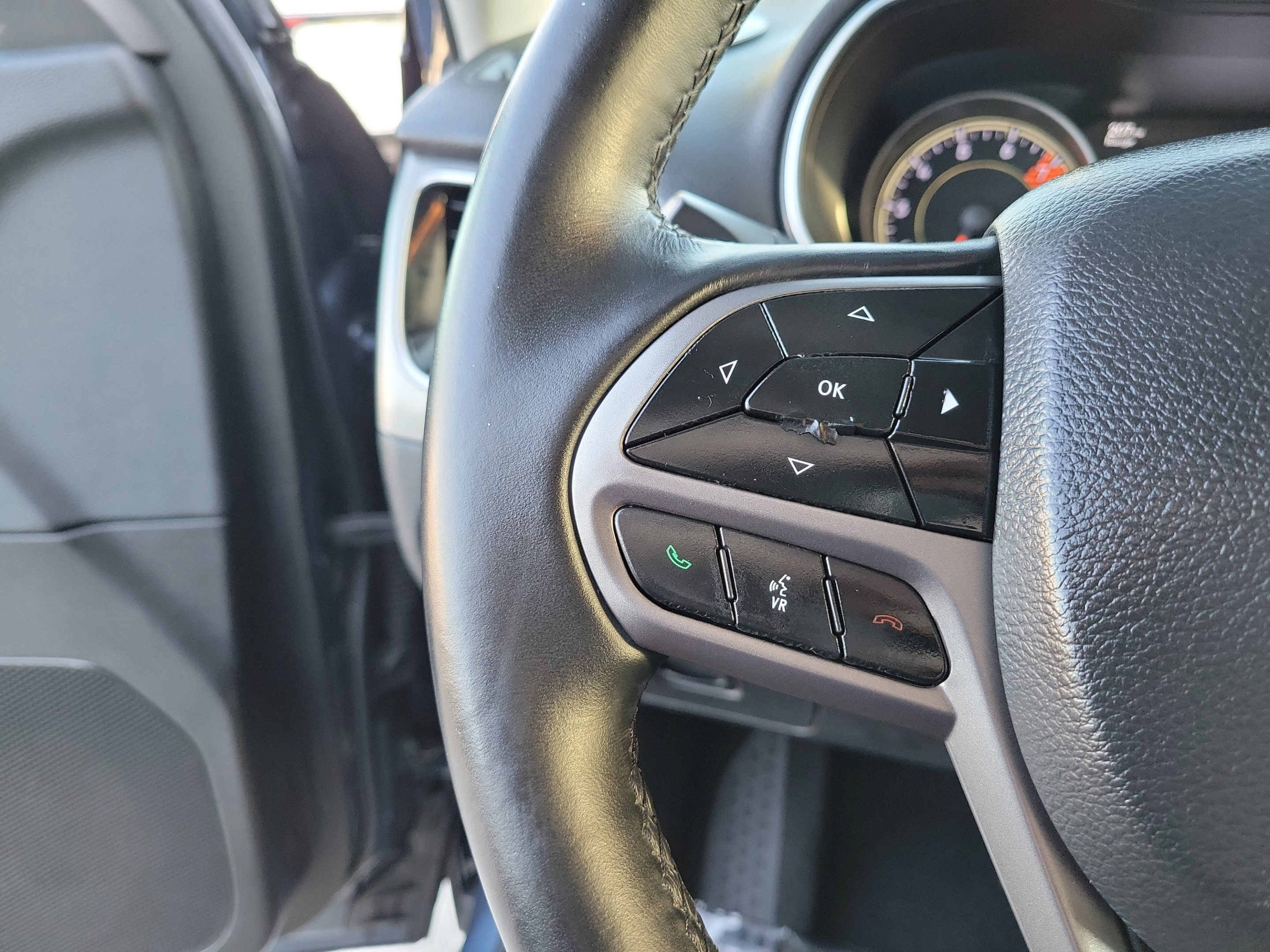Used 2019 Jeep Cherokee Limited AWD/4WD image 25