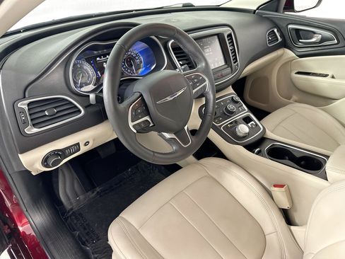 Used 2017 Chrysler 200 Limited Platinum w/ Comfort & Convenience Group FWD image 9