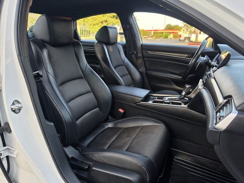 Used 2019 Honda Accord Sport image 15