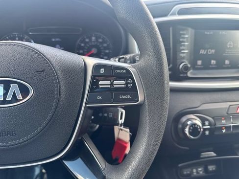 Used 2019 Kia Sorento FWD image 15
