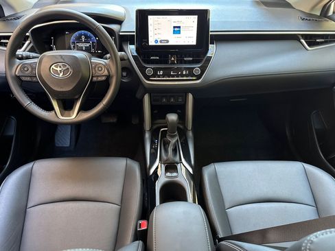 Used 2024 Toyota Corolla Cross XLE w/ Convenience Package AWD/4WD image 15