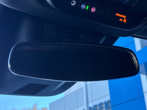 Used 2026 Chevrolet Equinox EV LT image 25