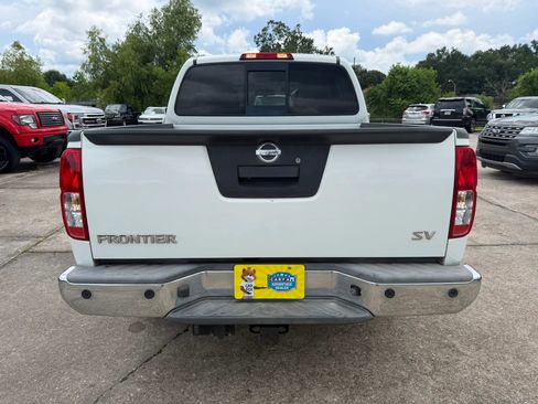 Used 2016 Nissan Frontier SV w/ SV Value Truck Package RWD image 4