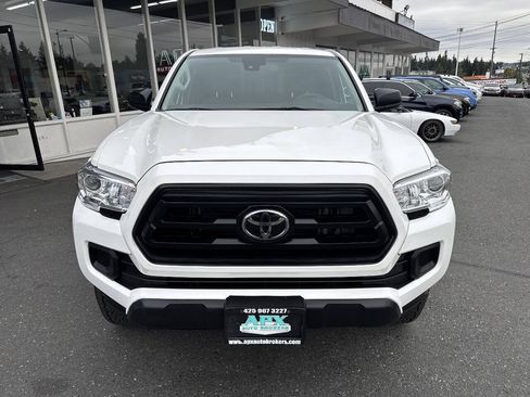 Used 2021 Toyota Tacoma SR w/ SX Package AWD/4WD image 11