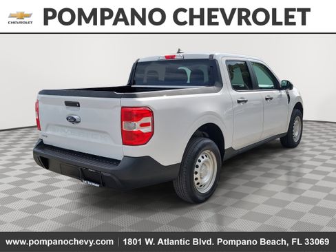 Used 2023 Ford Maverick XL image 3