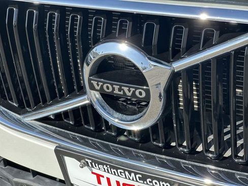 Used 2020 Volvo XC60 T8 Momentum w/ Protection Package Premier image 30