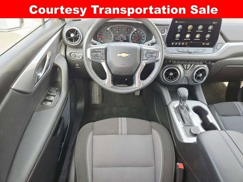 Used 2025 Chevrolet Blazer LT AWD/4WD image 10