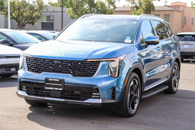 Certified 2025 Kia Sorento SX Prestige AWD/4WD image 4