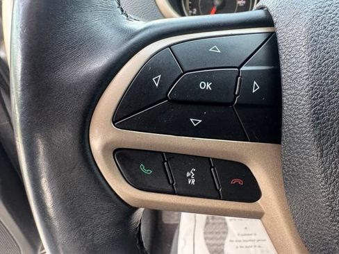 Used 2017 Jeep Cherokee Sport FWD image 21