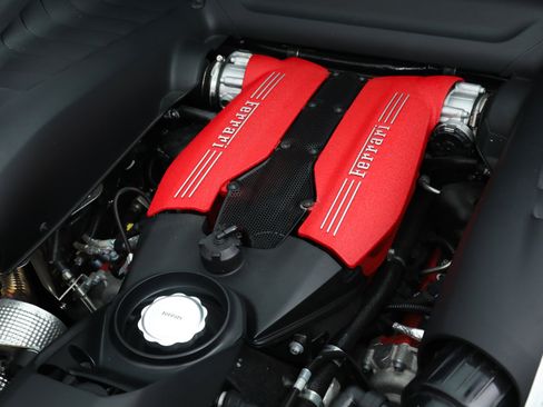 Used 2018 Ferrari 488 GTB image 34