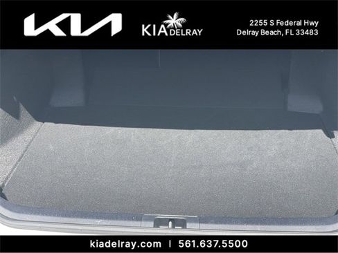 Used 2020 Toyota Camry SE w/ Convenience Package image 9