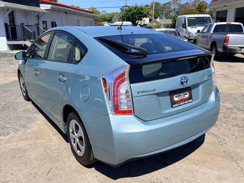 Used 2015 Toyota Prius Two FWD image 4